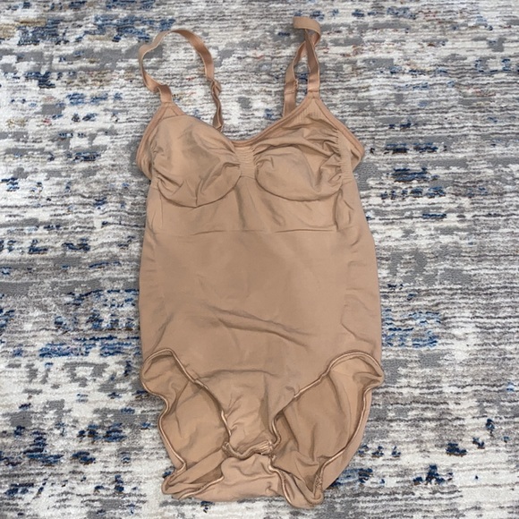 SKIMS SCULPTING BODYSUIT W. SNAPS - Picture 3 of 5